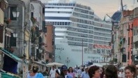 Venise stoppe l’accès aux grands paquebots