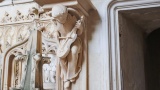 Louer une chapelle du XVème siècle avec un ange au violon