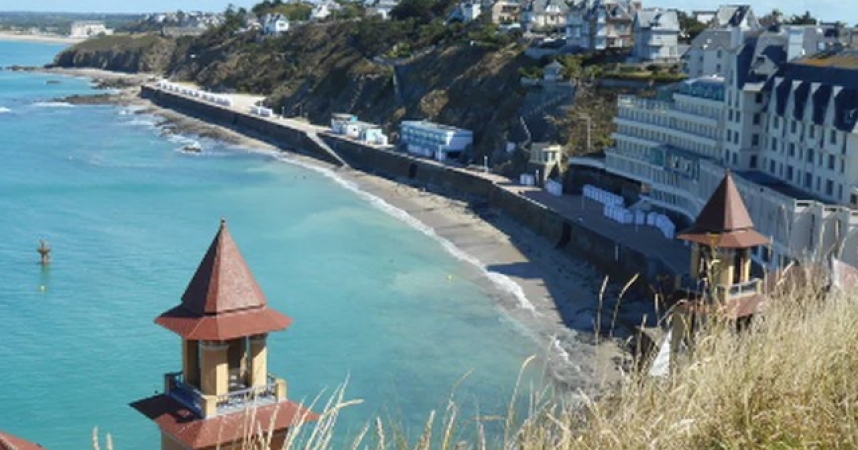 Granville, une sentinelle dans la Manche